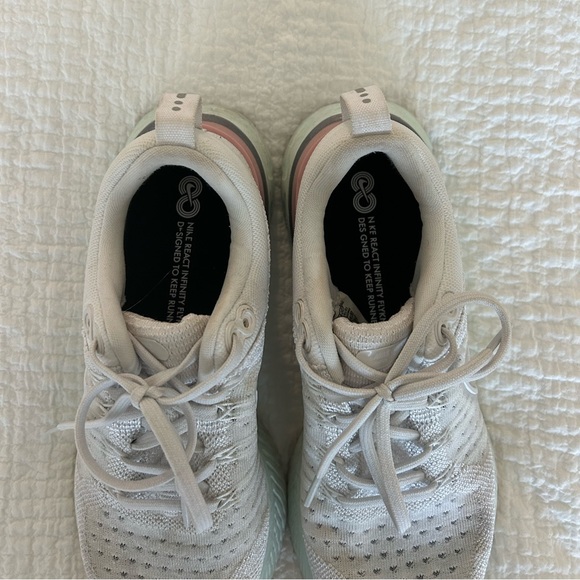 React Infinity Run Flyknit 2 'Platinum Tint' - Picture 6 of 9